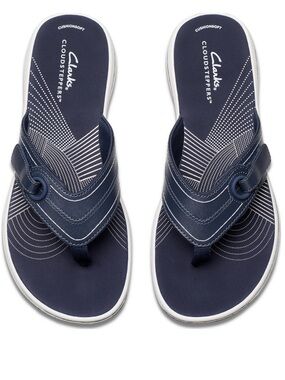 NWT Women’s Clark’s Cloudstepper Breeze Rayna Flip Flops Sandals, size 11, navy